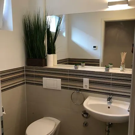 Apartamento Emily's Eastgate Garden Suites *