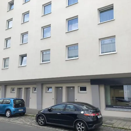 Apartament Emily's Eastgate Garden Suites *
